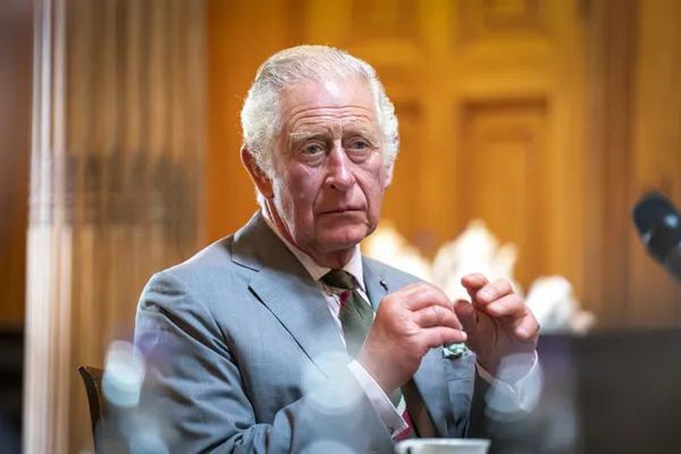 Charles Respondeu Que Talvez Fosse Gay Quando Cobrado Por Diana Pela