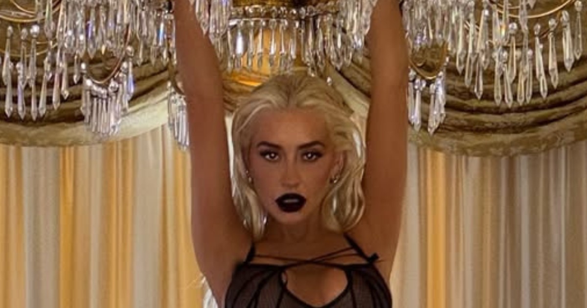 Christina Aguilera Encanta Lingerie Transparente E Salto Alto Em