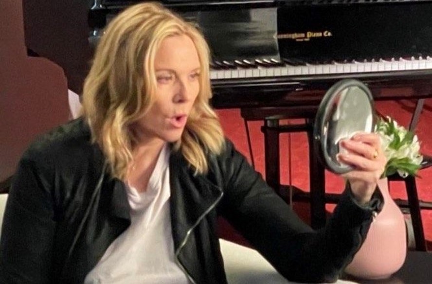 Kim Cattrall Atriz De Sex And The City Admite Uso De Botox E