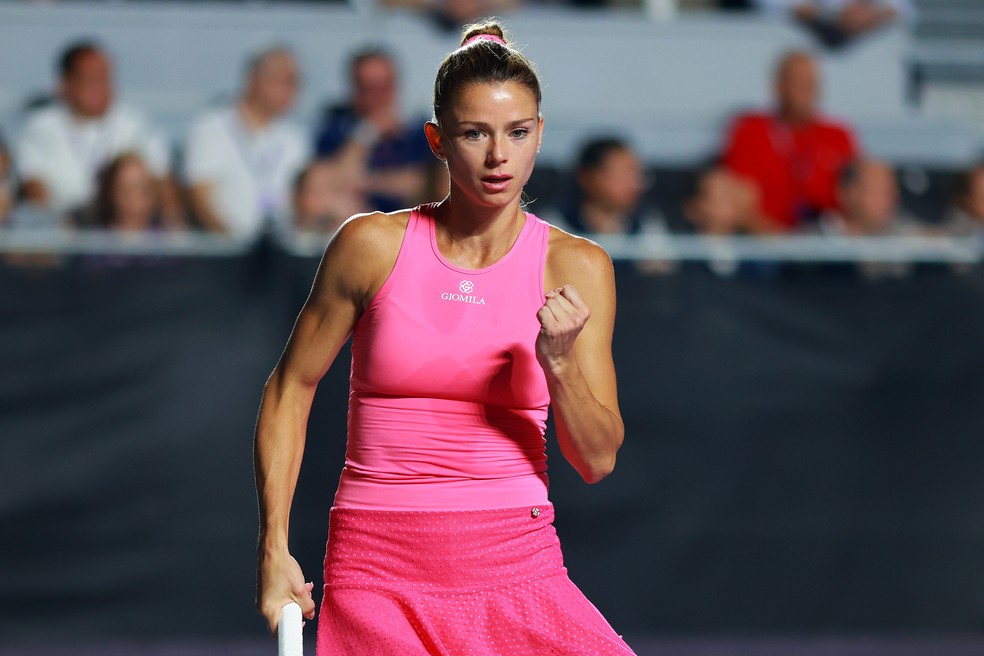 Musa do tênis que também ataca de modelo de lingerie lamenta não ter