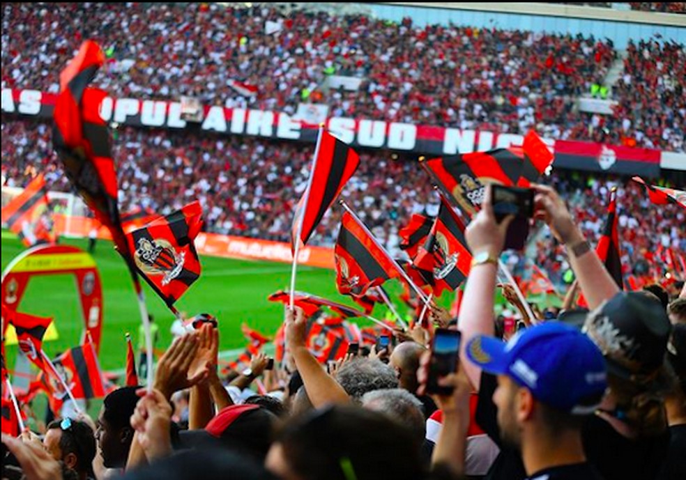 Filme Porn Gravado Em Banheiro De Est Dio E Clube Aciona Pol Cia Esportes Monet