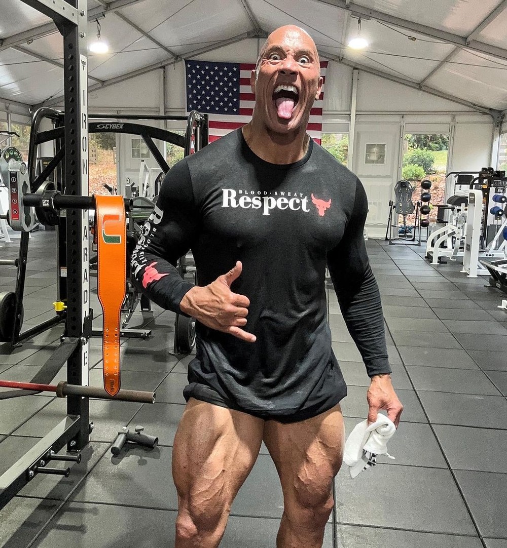 The Rock se rende à boa forma de ator da Marvel em desafio de apneia ...