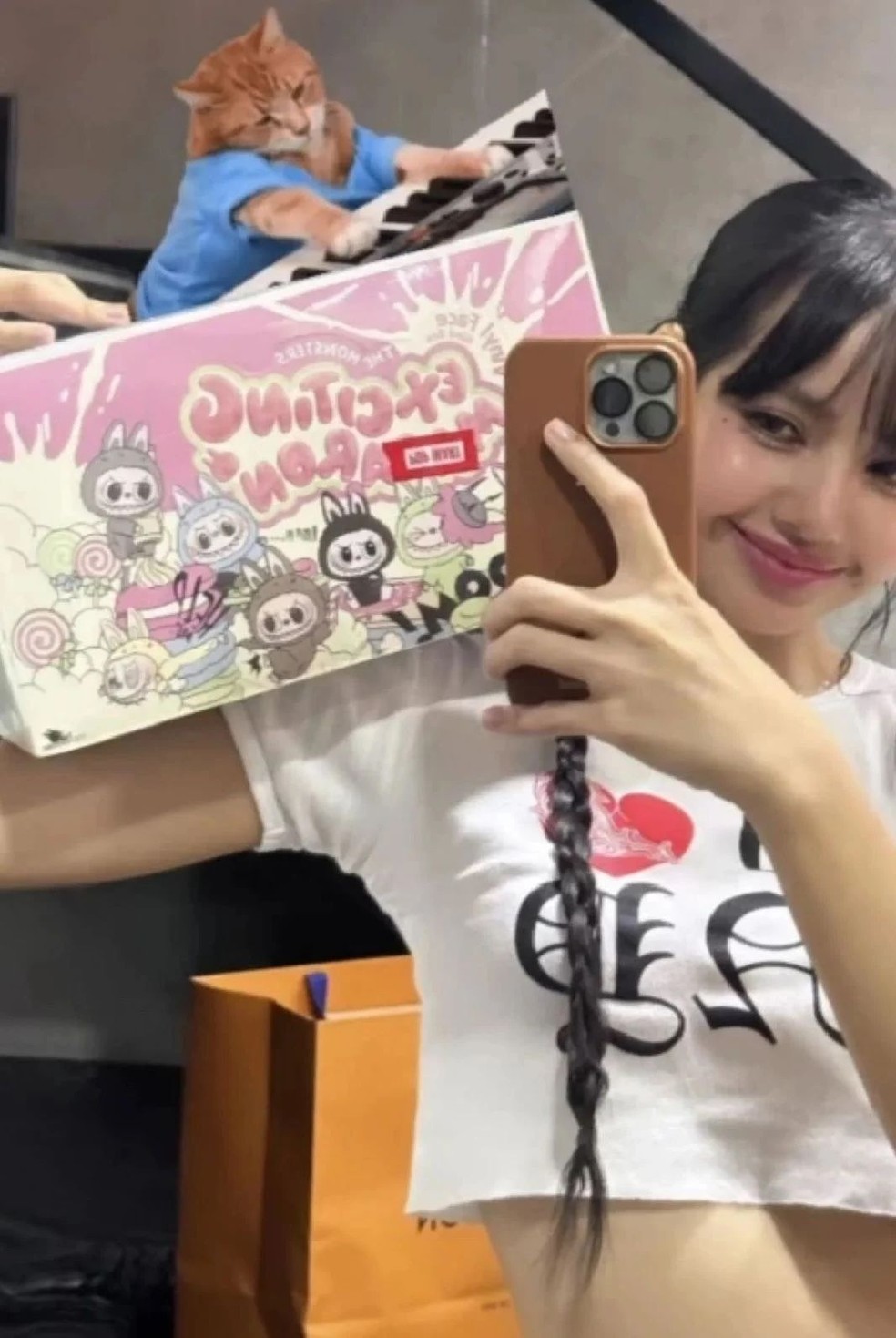 A idol do K-pop Lisa é apontada como uma das maiores responsáveis pela febre dos Labubus — Foto: reprodução/Instagram