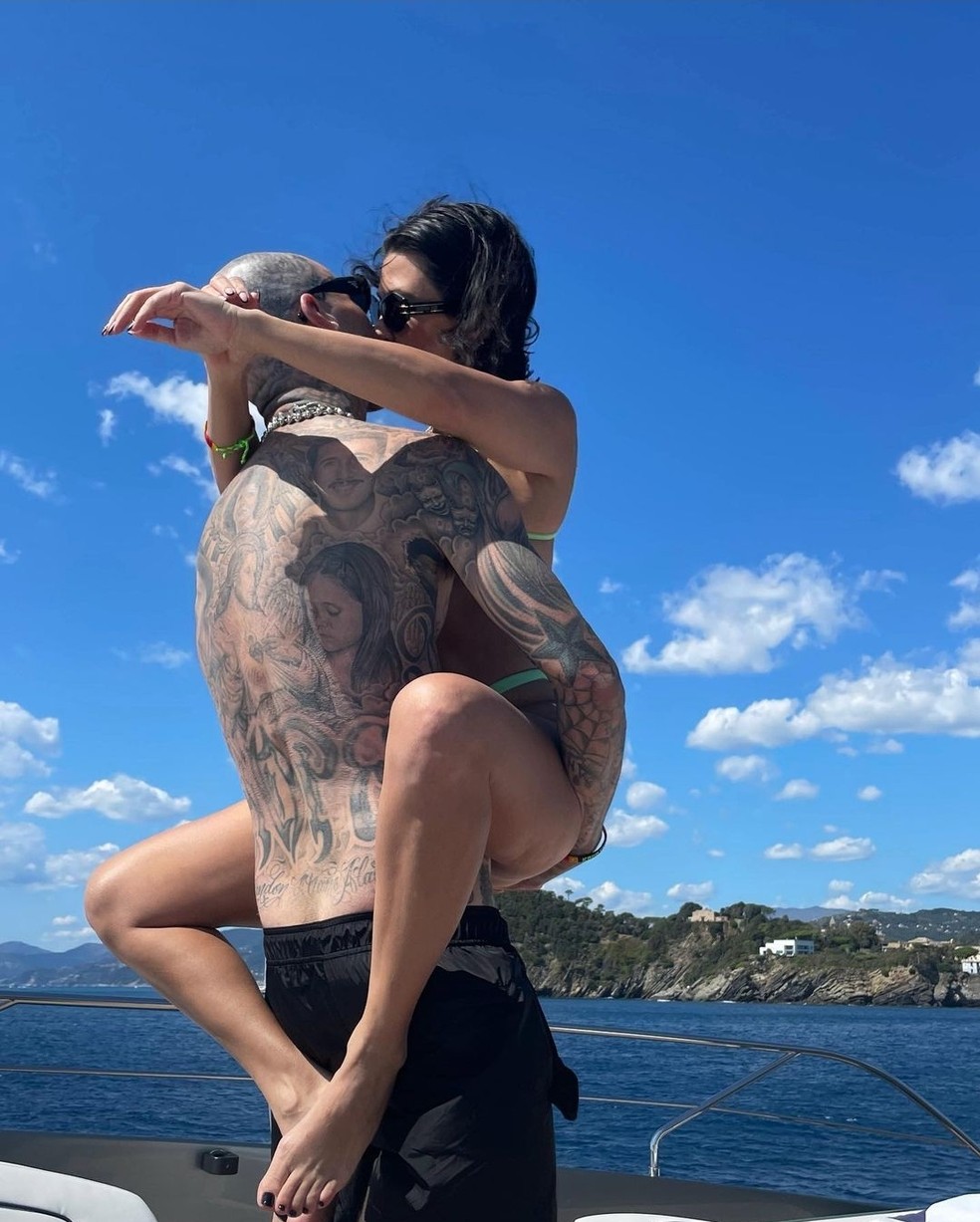 Travis Barker e Kourtney Kardashian — Foto: Reprodução/Instagram