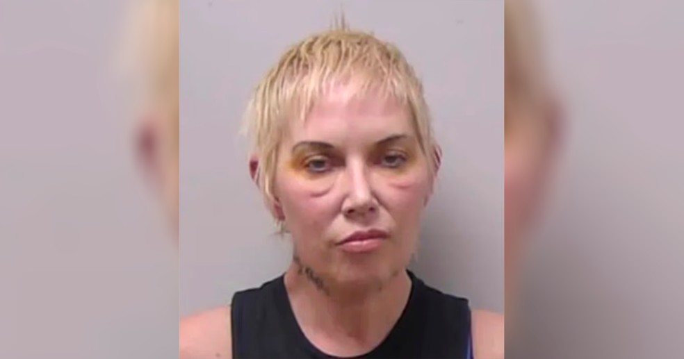 Ex de Eminem aparece irreconhecível em retrato feito após ser detida ...