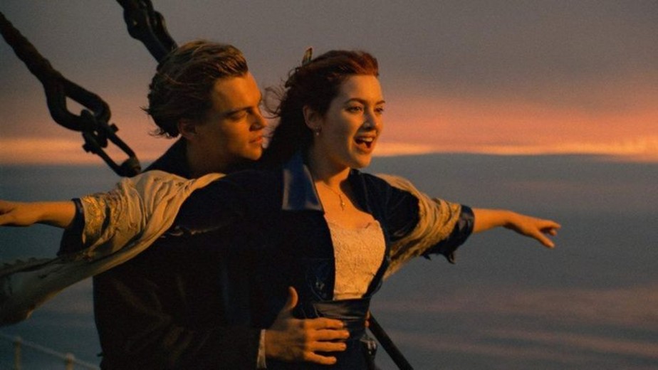 Leonardo DiCaprio e Kate Winslet em Titanic (1997)