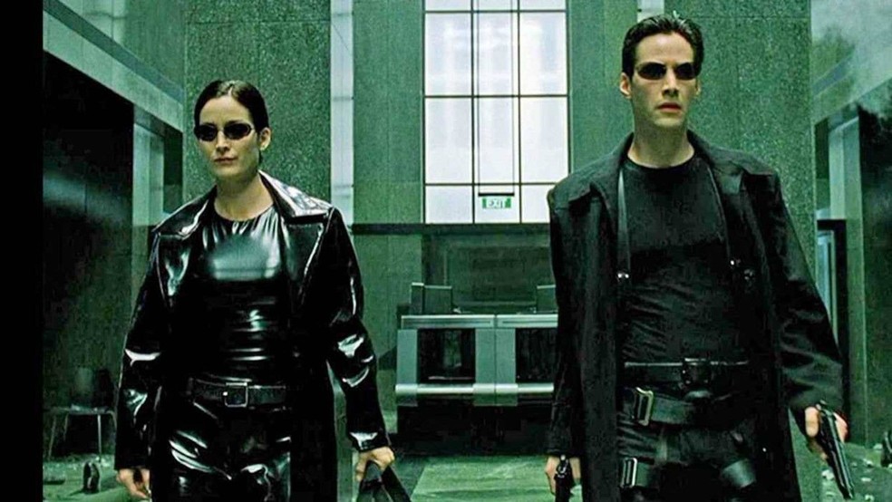 Keanu Reeves e Carrie-Anne Moss em 'Matrix' — Foto: Divulgação