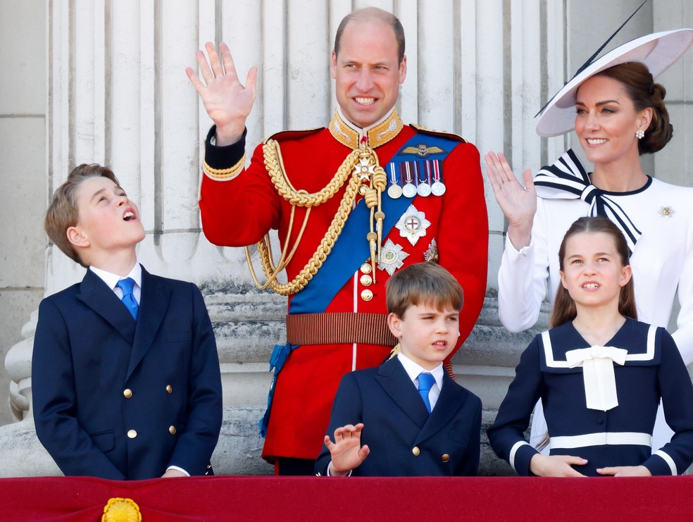 Príncipe William e Kate Middleton com os filhos George, Louis e Charlotte — Foto: Getty Images