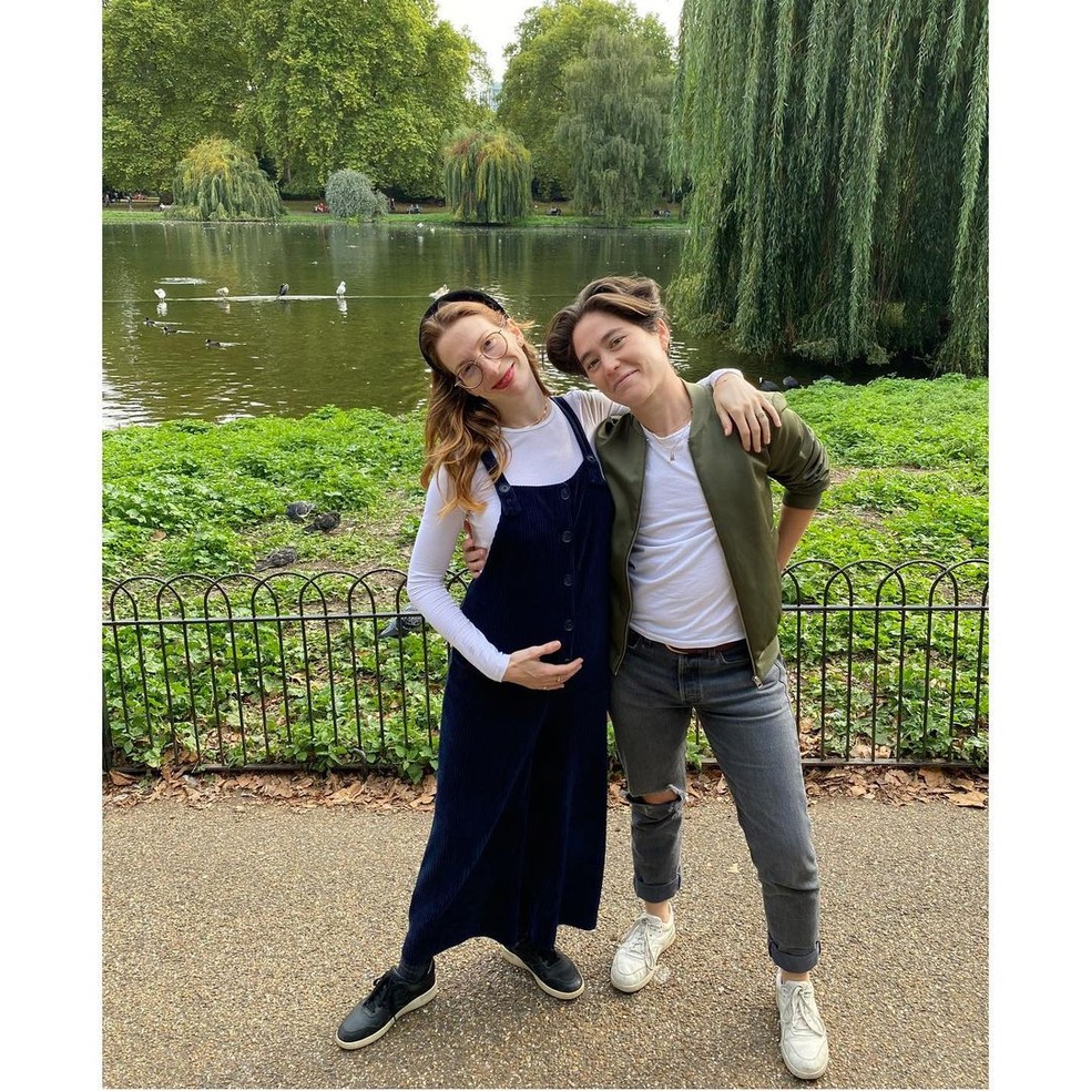 Molly Bernard e a esposa Hannah Lieberman — Foto: reprodução/Instagram
