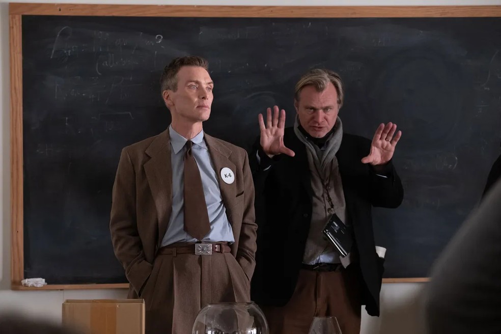 Cillian Murphy e Christopher Nolan nos bastidores de gravação de 'Oppenheimer' — Foto: Divulgação | Universal Pictures