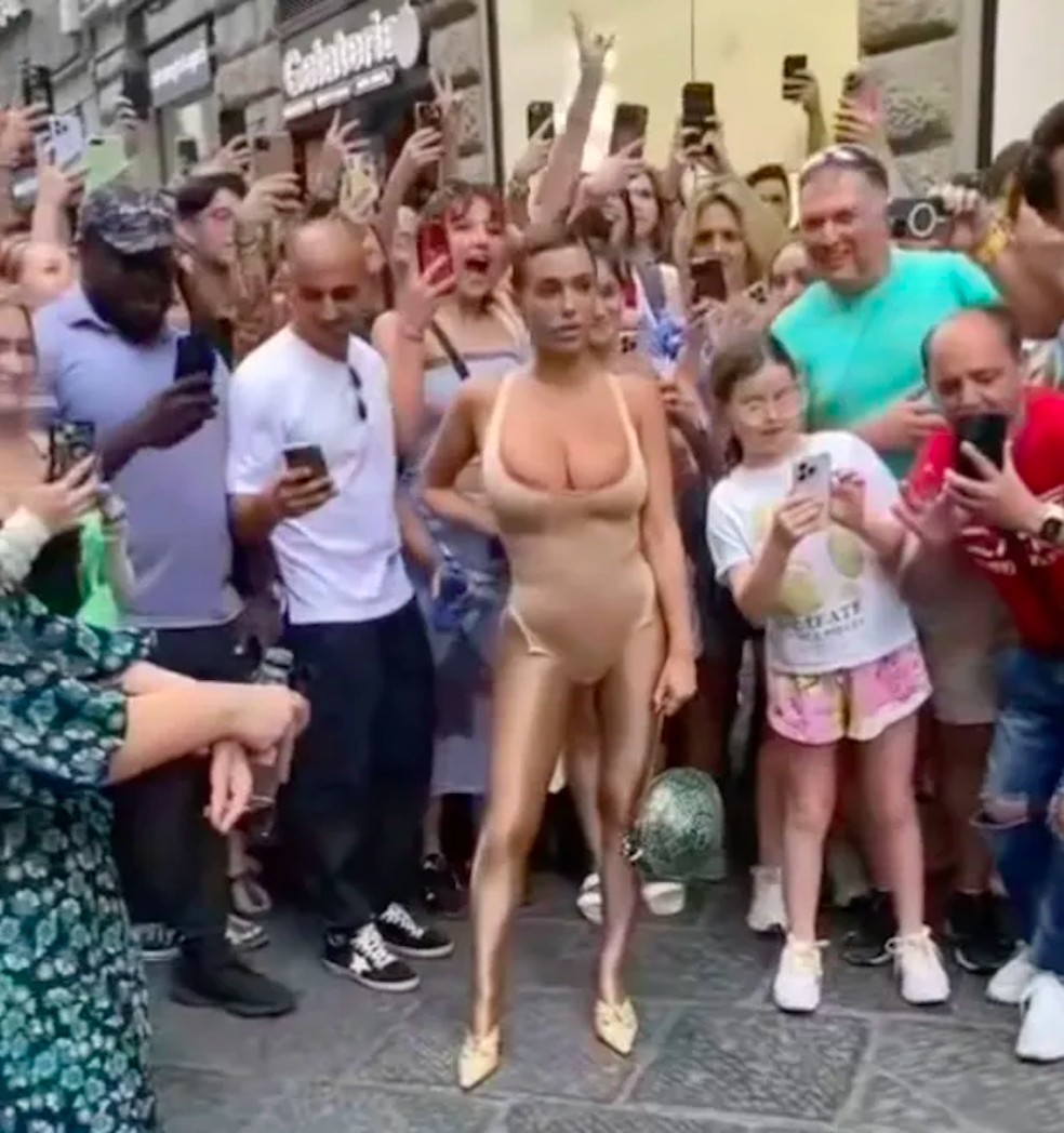 Registro da passagem de Kanye West e Bianca Censori pela cidade italiana de Florença — Foto: Instagram