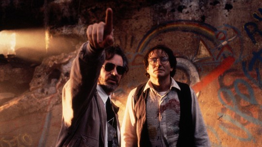 Os telefonemas com hora marcada de Robin Williams para fazer Spielberg rir e suportar a produção do seu filme mais doloroso - e premiado 