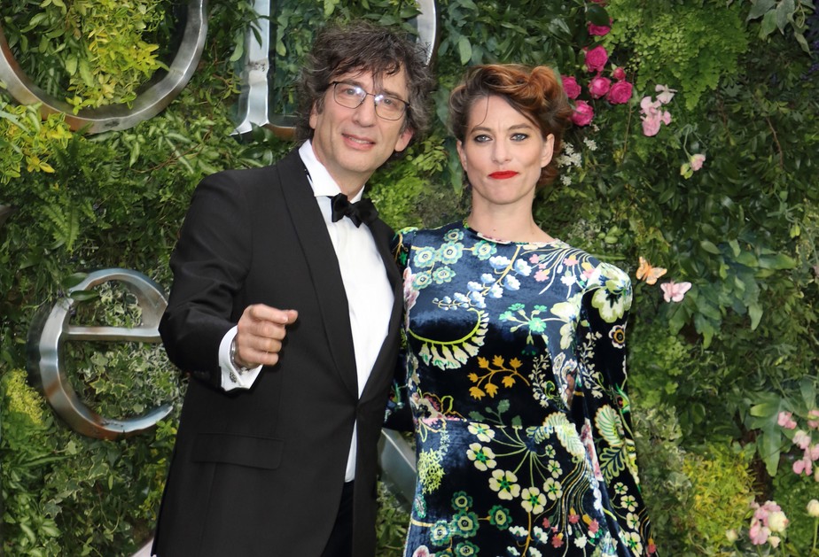 O autor Neil Gaiman e a cantora Amanda Palmer em 2019