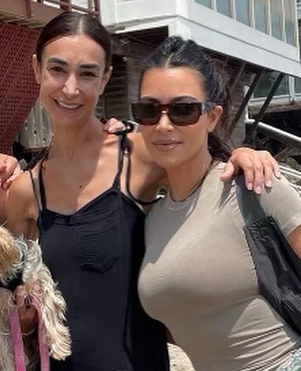 Amiga de infância de Kim Kardashian morre, e socialite faz viagem para ...