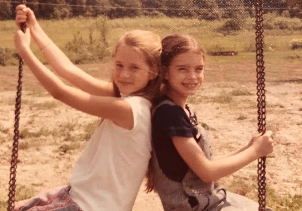 Atriz Laura Linney expõe segredos e dramas da amizade na infância com