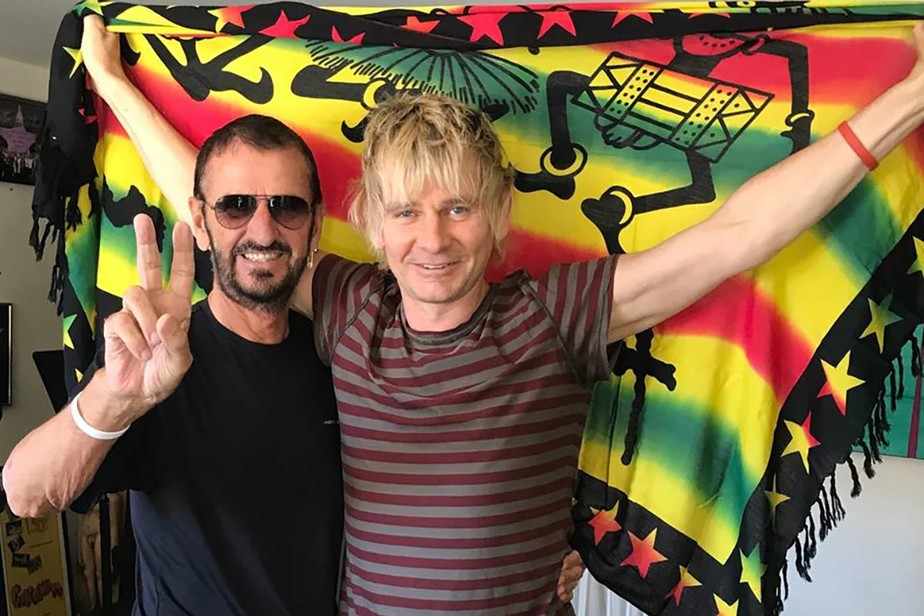 Ringo Starr sai em defesa do filho demitido duas vezes de banda