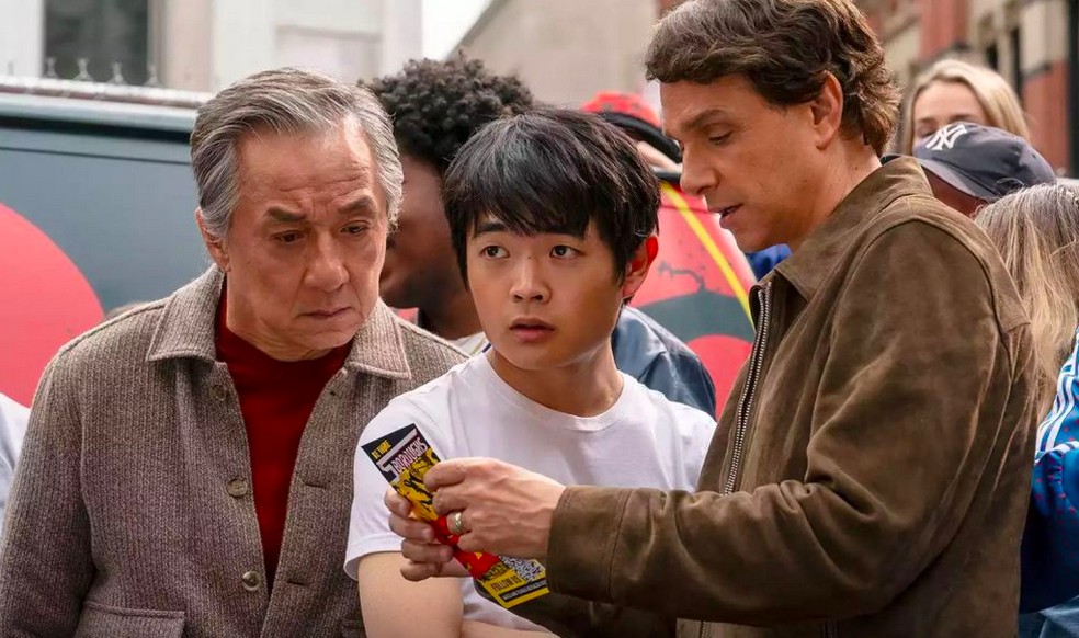 Jackie Chan e Ralph Macchio em Karatê Kid: Lendas — Foto: Reprodução