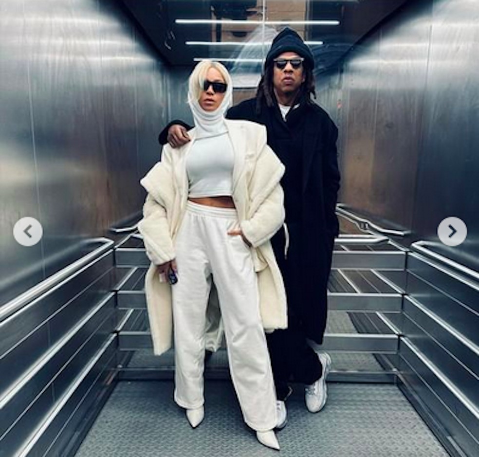 Beyoncé compartilha mais fotos loira após defesa da mãe de críticas ...