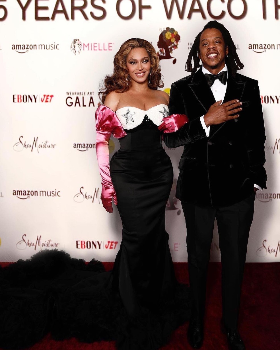Beyoncé e Jay-Z em evento de gala — Foto: reprodução instagram