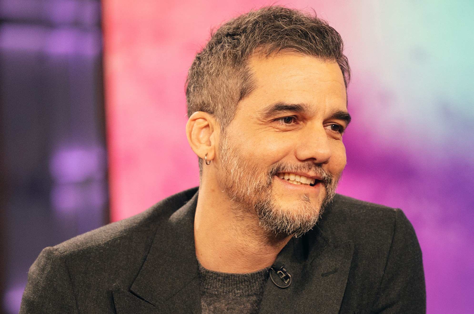 Diretor vencedor do Oscar diz que quer usar 'muita' inteligência artificial em próximo filme estrelado por Wagner Moura