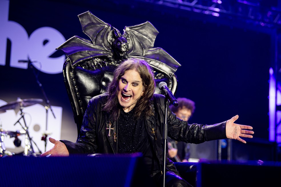 Ozzy Osbourne no último show em 5 de julho de 2025, no estádio do Aston Villa, seu time de coração e na sua cidade natal — Foto: Instagram