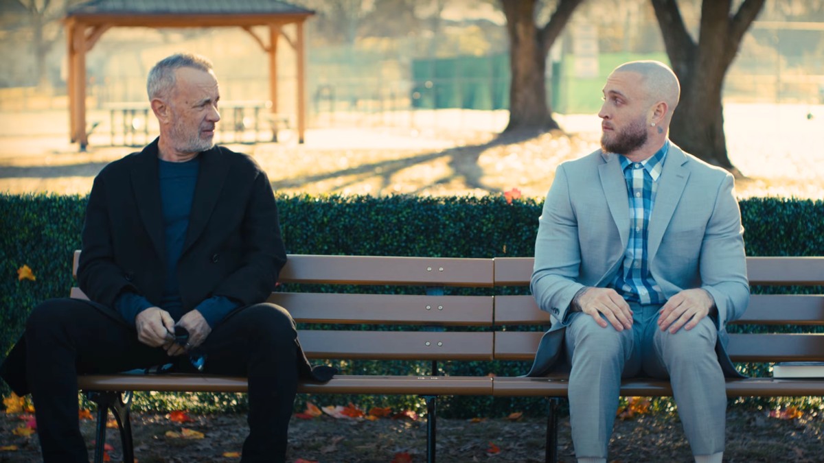 Chet Hanks, Filho de Tom Hanks, é Criticado por Vídeo 'Cringe' Inspirado em 'Forrest Gump'