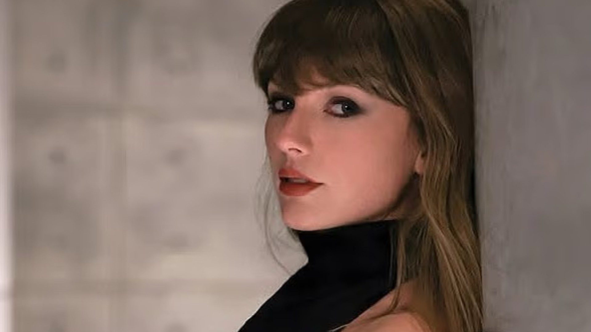 Taylor Swift enfrenta críticas por photoshop em capa de música como casada
