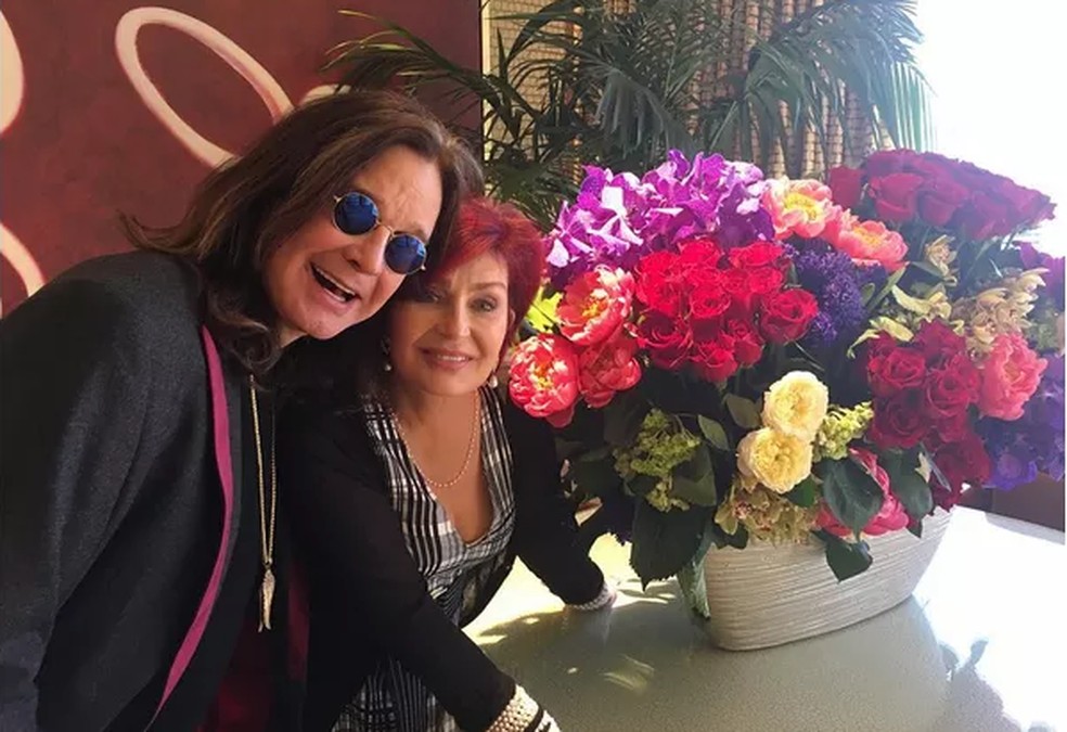 O músico Ozzy Osbourne e sua esposa e empresária, Sharon Osbourne — Foto: Instagram