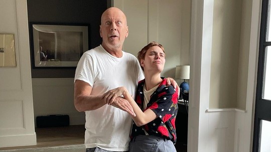 Filha revela que família deixou passar os primeiros sinais da demência de Bruce Willis: ‘Achei que ele não se interessava mais por mim’
