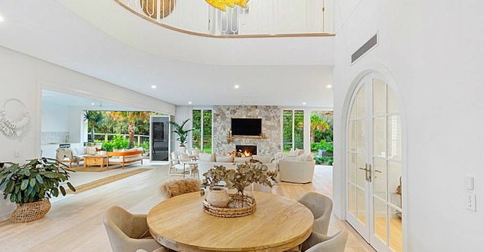 A mansão de R$ 39 milhões comprada por Margot Robbie — Foto: Reprodução