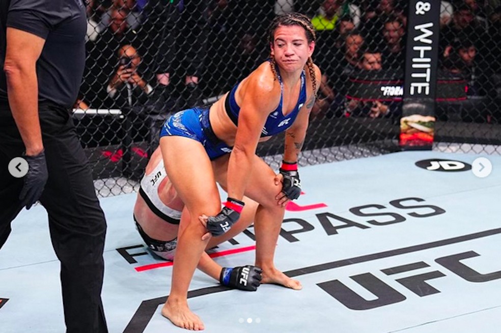 Ailín Pérez comemorando após finalizar ​Darya Zheleznyakova — Foto: Instagram