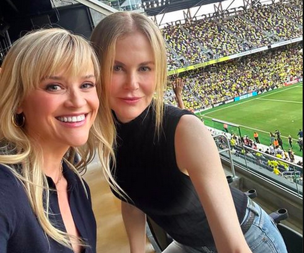 Nicole Kidman com Reese Witherspoon na partida do Inter Miami — Foto: Instagram