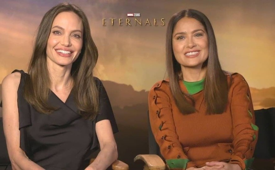 Angelina Jolie e Salma Hayek em evento de divulgação do filme 'Eternos'