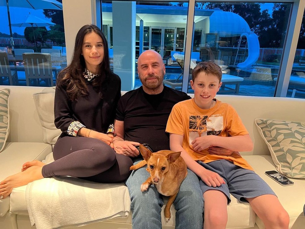 John Travolta com os filhos — Foto: Reprodução/Instagram
