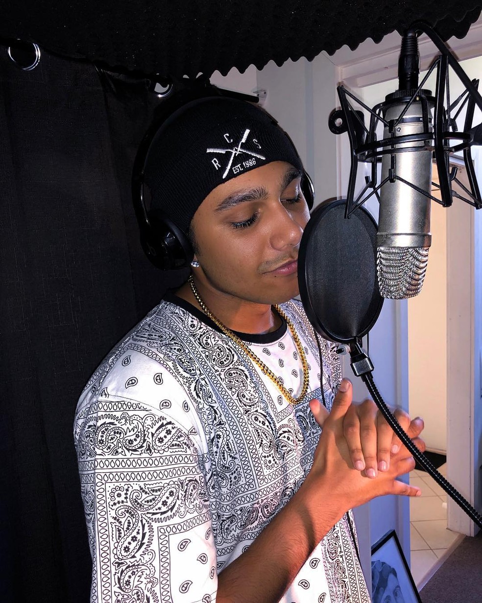 Rapper e esposa viralizam ao relatar estranho conversando com bebê ...