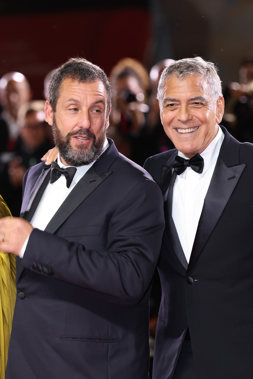Adam Sandler e George Clooney no evento de lançamento de Jay Kelly (2025) no Festival de Cinema de Veneza, em 28 de agosto de 2025 — Foto: Getty Images