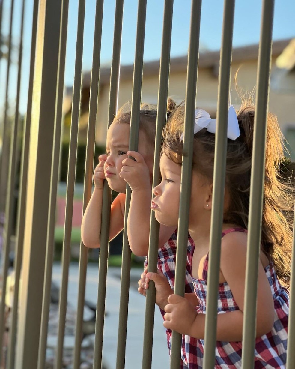 Lala Kent publica foto de sua filha, Ocean, com a filha de outra amiga — Foto: Reprodução/Instagram