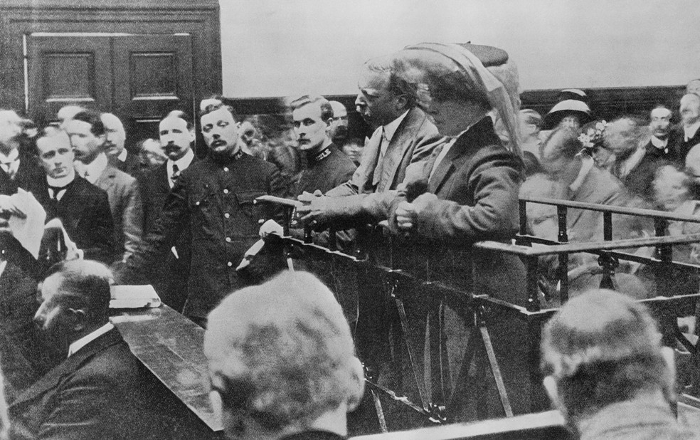 Dr. Hawley Crippen e Ethel Le Neve no julgamento pela morte de Cora Crippen, esposa do médico — Foto: Getty
