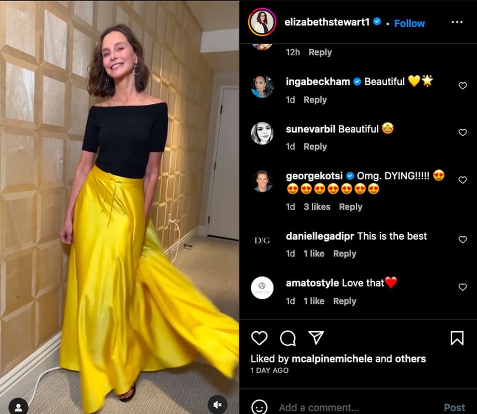O post da estilista de Calista Flockhart mostrando a atriz com o mesmo vestido de 1999 — Foto: Instagram
