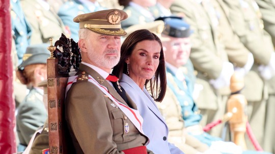 O escândalo que está abalando a monarquia da Espanha, incluindo supostas traições da Rainha