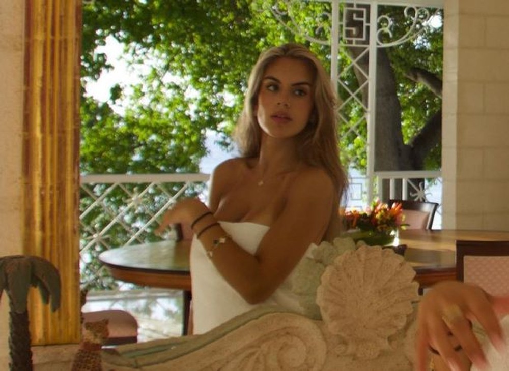 Filha influencer de Pep Guardiola revela look de palhaça sexy e ...
