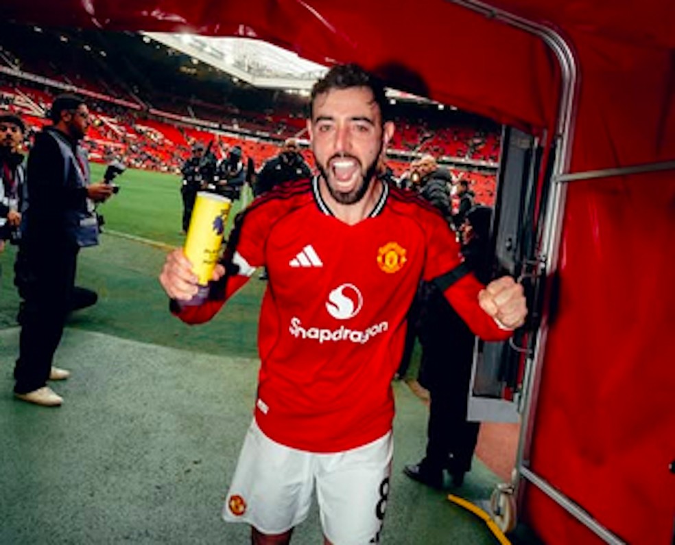 Bruno Fernandes comemorando vitória recente do Manchester United — Foto: Instagram