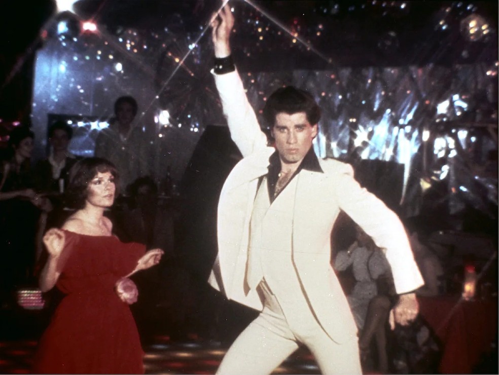 John Travolta em 'Os Embalos de Sábado à Noite' — Foto: Divulgação