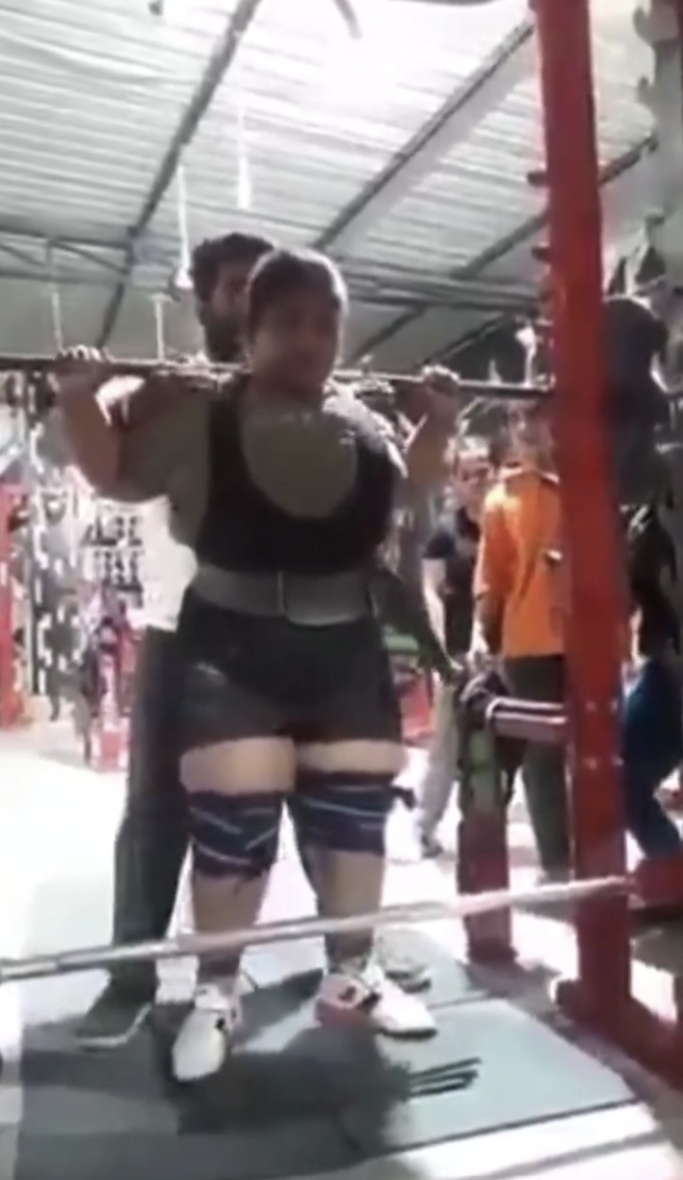 Yashtika Acharya antes de acidente que tirou sua vida — Foto: Reprodução