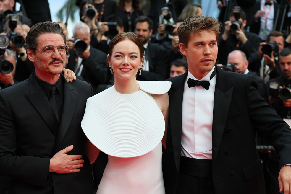 Casada, Emma Stone se derrete por Pedro Pascal em entrevista: 'Eu ...