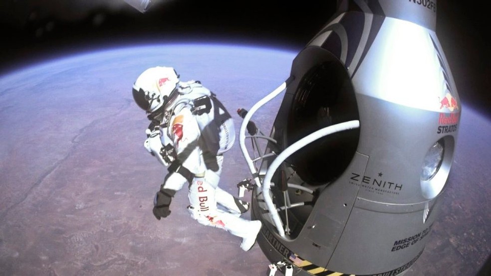 Felix Baumgartner no seu salto da estratosfera — Foto: Reprodução