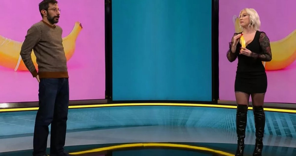 A atriz e modelo croata Marija Zadravec em seu programa de TV — Foto: reprodução
