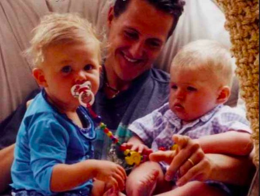 Foto inédita trazendo Schumacher com Verstappen e sua filha pequeninos