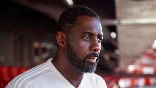 Idris Elba revela que está fazendo terapia por causa de 'hábitos nada saudáveis'