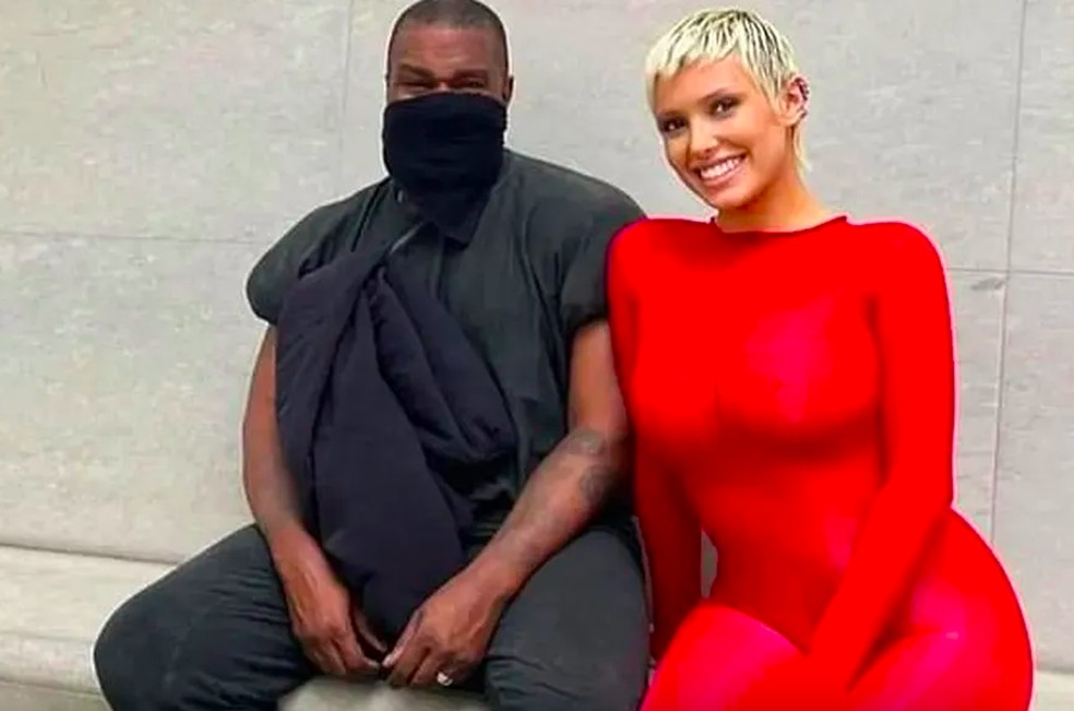 Kanye West e Bianca Censori — Foto: Instagram